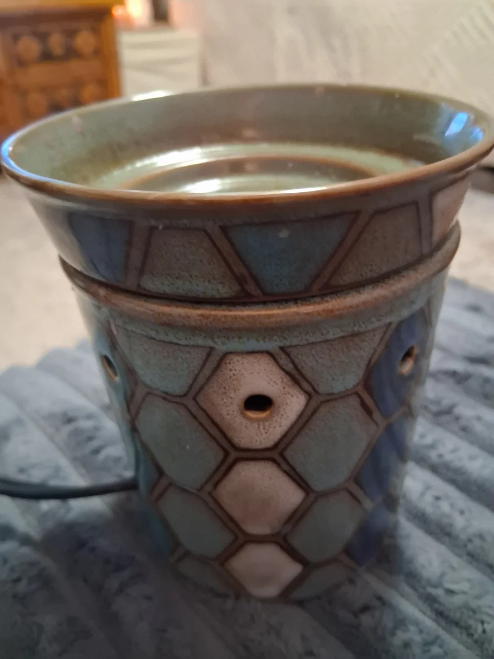 Authentic Scentsy Hexagon Pattern Mid-Size Warmer in Blue, Cream and Green